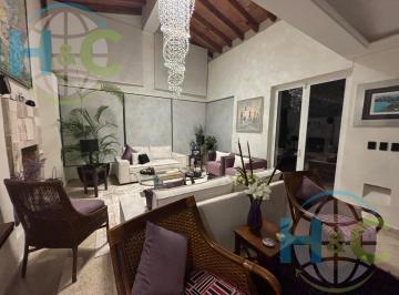 Casa · 525m² · 4 Recámaras · 4 Estacionamientos · Venta Casa Balvanera Polo Country Club Corregidor