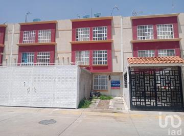 Casa · 100m² · 4 Recámaras · 1 Estacionamiento · Venta de Casa en Héroes de Chalco, San Martín Cuautlalpan