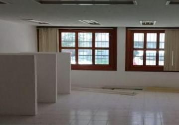 Oficina · 600m² · 2 Estacionamientos · Oficina en Renta en Chetumal Centro