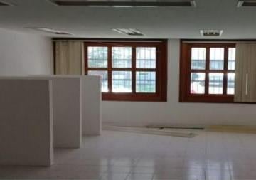 Oficina · 600m² · 2 Estacionamientos · Oficina en Renta en Chetumal Centro