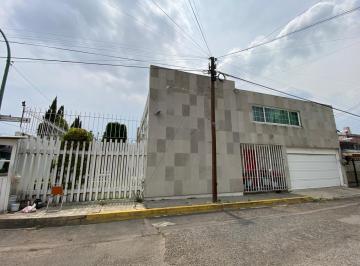 Casa de 3 habitaciones, Toluca · Casa en Venta en Toluca