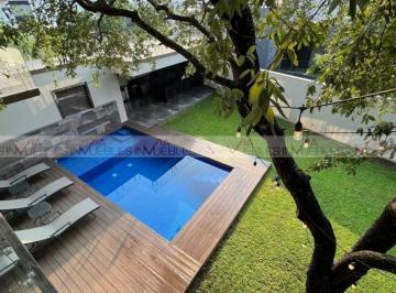 Casa · 1300m² · 5 Recámaras · 4 Estacionamientos · Casa en Venta en Sierra Alta