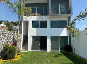 Casa · 400m² · 4 Recámaras · 2 Estacionamientos · Casa Nueva en Venta, Fraccionamiento Las Brisas, Cuernavaca