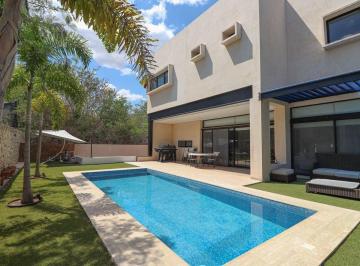 Casa de 5 habitaciones, Mérida · Casa en Venta Mérida, Yucatán Country Club