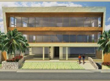 Edificio · 1800m² · 16 Estacionamientos · Entero Edificio Comercial a La Venta con 12 Oficinas y Dos Locales, Frente Carretera, Tulum Centro