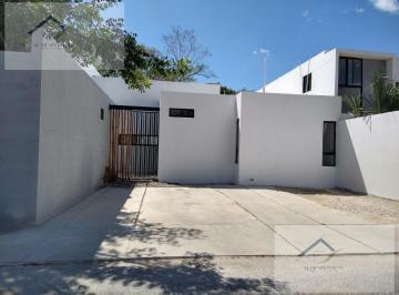Casa · 217m² · 3 Recámaras · 2 Estacionamientos · Casa en Pueblo Cholul