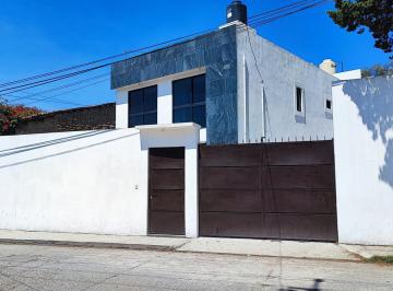 Casa · 214m² · 4 Recámaras · 2 Estacionamientos · Casa Sola en San Marcos Yachihuacaltepec, Camino a Ixtlahuaca.