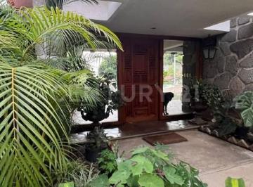 Casa · 715m² · 5 Recámaras · 10 Estacionamientos · Casa Enventa Col. Vista Hermosa Cuernavaca Morelos
