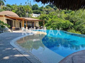 Casa · 1792m² · 6 Recámaras · 12 Estacionamientos · Casa en Venta en El Fraccionamiento Las Brisas Acapulco Seccion La Concha Parte Baja - (4)