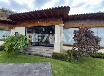 Casa · 600m² · 4 Recámaras · 8 Estacionamientos · Casa en Renta por Noche
