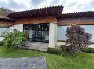 Casa · 600m² · 4 Recámaras · 8 Estacionamientos · Casa en Renta por Noche