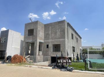 Casa de 3 habitaciones, Celaya · Moderna Residencia en Venta en El Fracc Las Compuertas del Campestre
