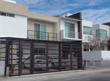 Casa de 3 habitaciones, El Marqués · Casa Nueva en Venta