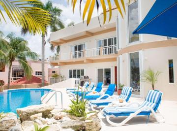 Casa de 5 habitaciones, Cozumel · Propiedad de 5 Recámaras y Vista Al Mar. ¡Gran Oportunidad de Inversión - Financiamiento Disponible!
