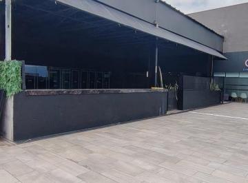 Local comercial · 425m² · 200 Estacionamientos · Local en Renta en Plaza Comercial Cumbres