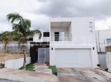 Casa · 264m² · 3 Recámaras · 2 Estacionamientos · Casa en Venta en Fraccionamiento Mision del Bosque, Chihuahua Chih.