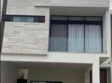 Casa · 250m² · 3 Recámaras · 2 Estacionamientos · Casa en Venta en Cumbres Elite Premier