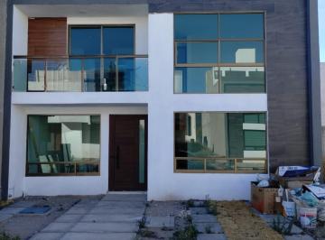 Casa de 5 habitaciones, Pachuca · Casa en Venta 5 Recamaras en Fraccionamiento Explanada Sur