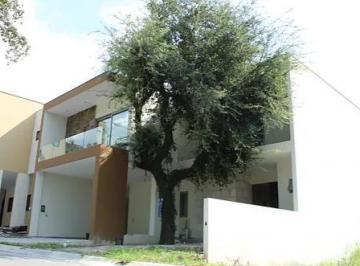 Casa · 442m² · 3 Recámaras · 3 Estacionamientos · Casa en La Joya Privada Residencial
