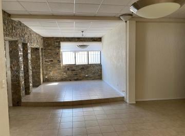 Casa · 282m² · 3 Recámaras · 2 Estacionamientos · Casa en del Paseo Residencial