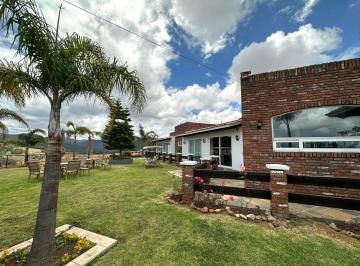 Casa · 3700m² · 4 Recámaras · 5 Estacionamientos · Casa en Pueblo San Pedro Tlachichilco