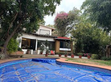 Casa · 357m² · 4 Recámaras · 5 Estacionamientos · Casa en Pueblo Santa María Ahuacatitlán
