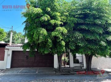 Casa · 358m² · 4 Recámaras · 2 Estacionamientos · Casa en Burócrata