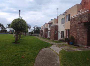 vista areas comunes cerca de la alberca · Casa Economica Morelos con Alberca