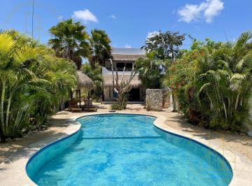 Casa · 303m² · 3 Recámaras · 2 Estacionamientos · Casa de 3 Recamaras en Lock Off en Tulum Centro