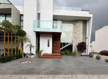 Casa , Pachuca · Residencia de Lujo con Alberca Climatizada y Alta Plusvalía en Pachuca