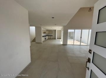 Casa de 3 habitaciones, Tequisquiapan · Haciendas de Tequisquiapan Casa de Dos Niveles en Venta con Recamara en Planta Baja Rah4601