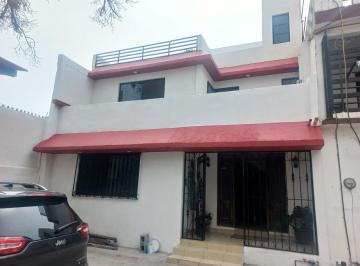 Casa de 4 habitaciones, Saltillo · Casa en Venta en Zona Centro