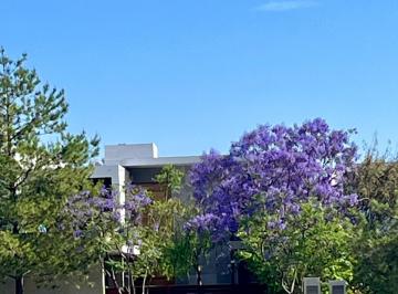 Casa de 5 habitaciones, León · Casa con Alberca en Campo de Golf (Precio a Tratar)