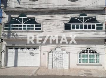 Casa · 431m² · 3 Recámaras · 5 Estacionamientos · Casa en Venta - (4)