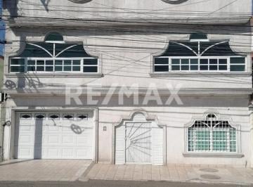 Casa · 431m² · 3 Recámaras · 5 Estacionamientos · Casa en Venta - (4)