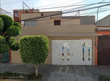 Casa de 3 habitaciones, Iztapalapa · Venta de Casa en Constitución de 1917, Iztapalapa.
