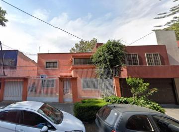 Casa de 4 habitaciones, Coyoacán · Casa en Venta en Calle Felipe Carrillo Puerto en Coyoacán, Ciudad de México