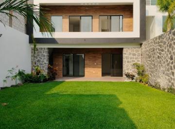 Casa de 4 habitaciones, Temixco · Casa en Venta en Fraccionamiento Privado