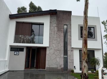 CASA EN VENTA VISTAS ALTOZANO
T. 185m2 | C.220 m2
$6,490,000
️Planta Baja
-Amo · Casa en Venta Vistas Altozano