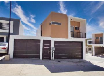 Casa de 3 habitaciones, Tijuana · Hermosa Casa con Garage Para 4 Carros