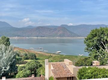 Casa · 700m² · 5 Recámaras · 4 Estacionamientos · Casa Moderna en La Peña con Vista Al Lago y Acceso a Muelle, Valle de Bravo