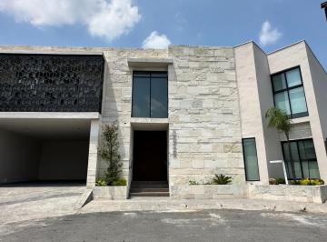 Casa · 480m² · 3 Recámaras · 2 Estacionamientos · Casa en Venta en Vistancia II