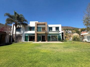 Casa en Venta de 3 habitaciones Fraccionamiento Tres Marías · Casa en Venta Altozano Morelia