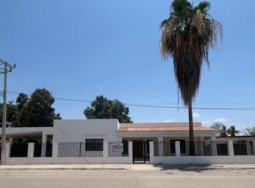 Casa · 427m² · 3 Recámaras · 6 Estacionamientos · Casa en Venta Muy Amplia y Moderna en Angostura Sinaloa Mexico
