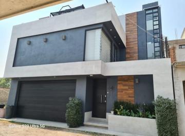 Casa · 280m² · 3 Recámaras · 6 Estacionamientos · Casa en Venta en Metepec Cerca de Av Edo de Mexico