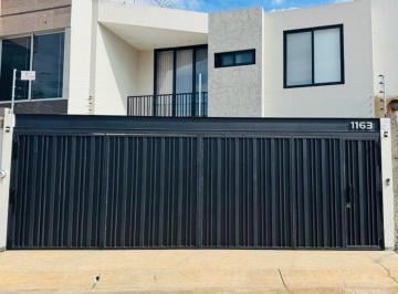 Casa de 4 habitaciones, Tepatitlán de Morelos · Casa en Venta Zona Residencial de Alta Plusvalia Tepatitlan