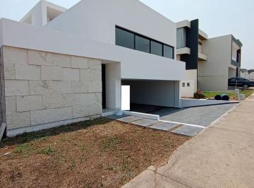 Casa · 268m² · 3 Recámaras · 1 Estacionamiento · Casa en Venta en Fracc Punta Tiburon