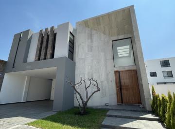 Casa · 370m² · 3 Recámaras · 2 Estacionamientos · Casa en Venta - Parque Sicilia - Lomas de Angelópolis