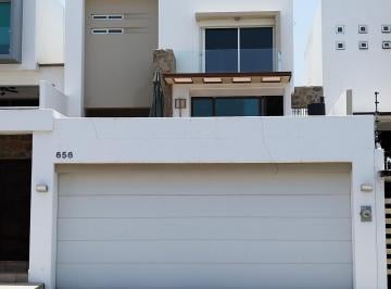 Casa de 3 habitaciones, Culiacán · Se Vende Casa en Colinas de San Miguel