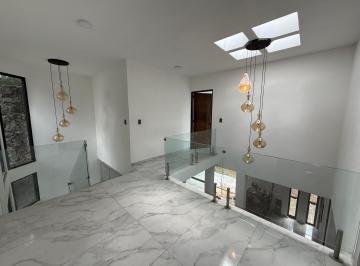 Casa de 4 habitaciones, Cuernavaca · Moderna Casacon Alberca Al Norte de Cuernavaca